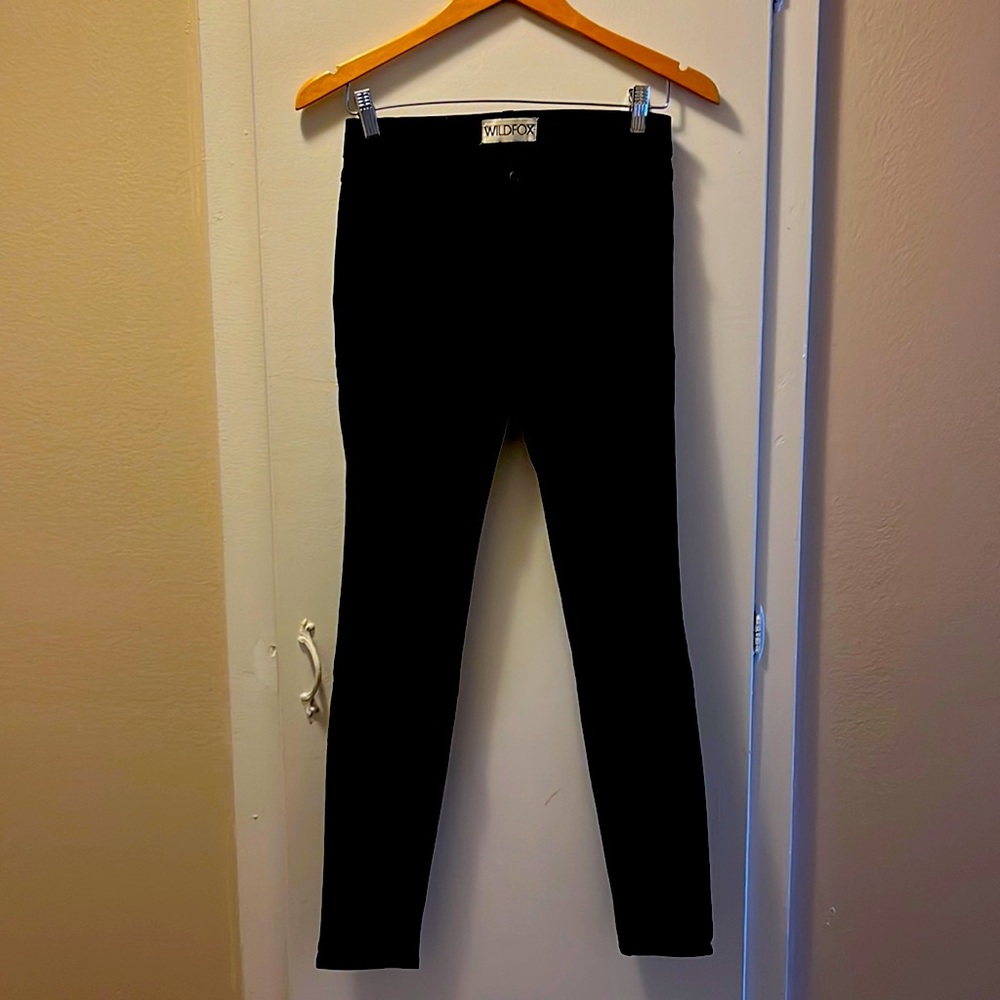 Wild fox skinny jeans black size a 26 runs small